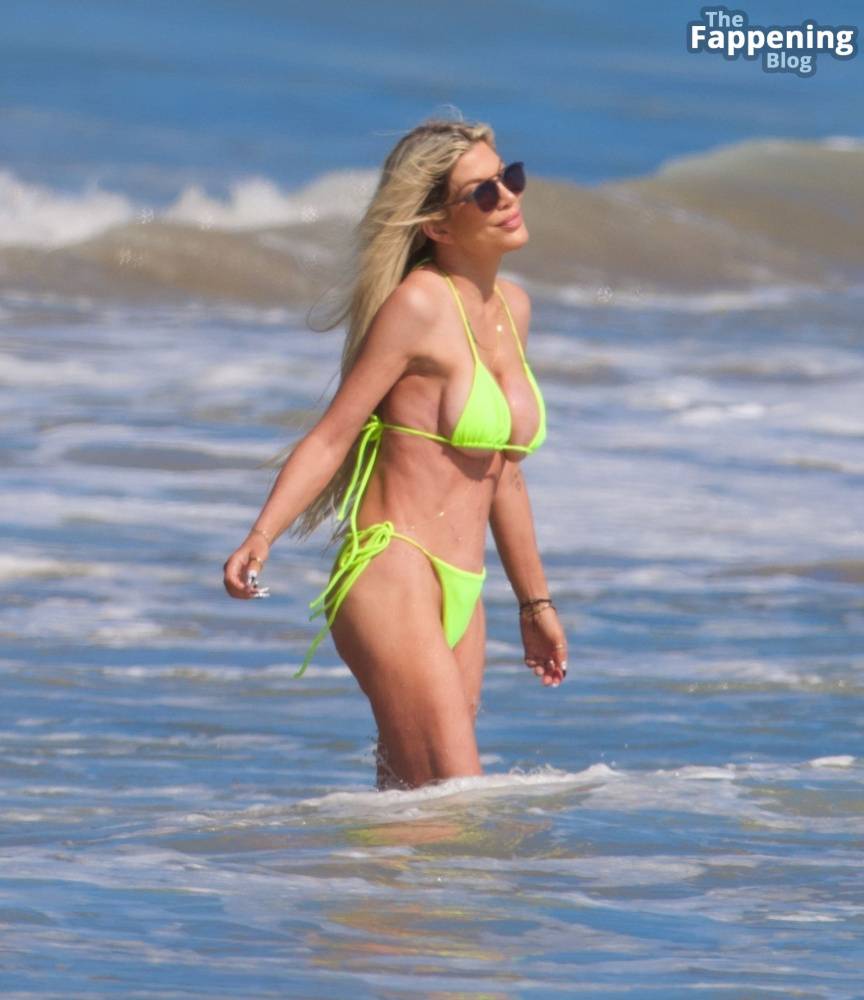 Tori Spelling Looks Smoking Hot in a Bikini as She Hits the Beach in Malibu (24 Photos) - #20