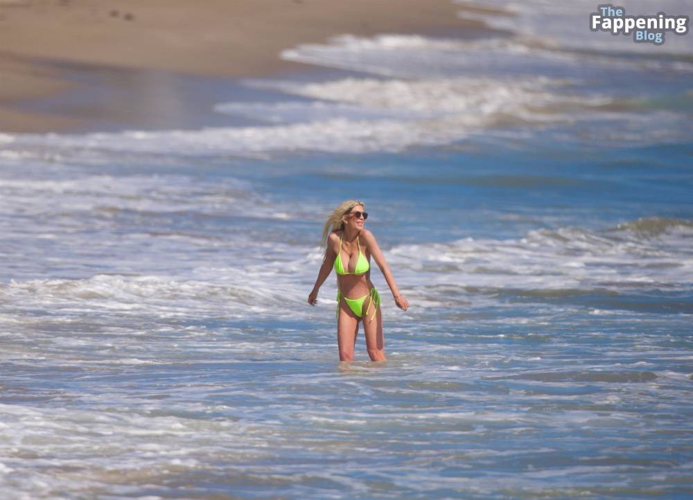 Tori Spelling Looks Smoking Hot in a Bikini as She Hits the Beach in Malibu (24 Photos) - #6