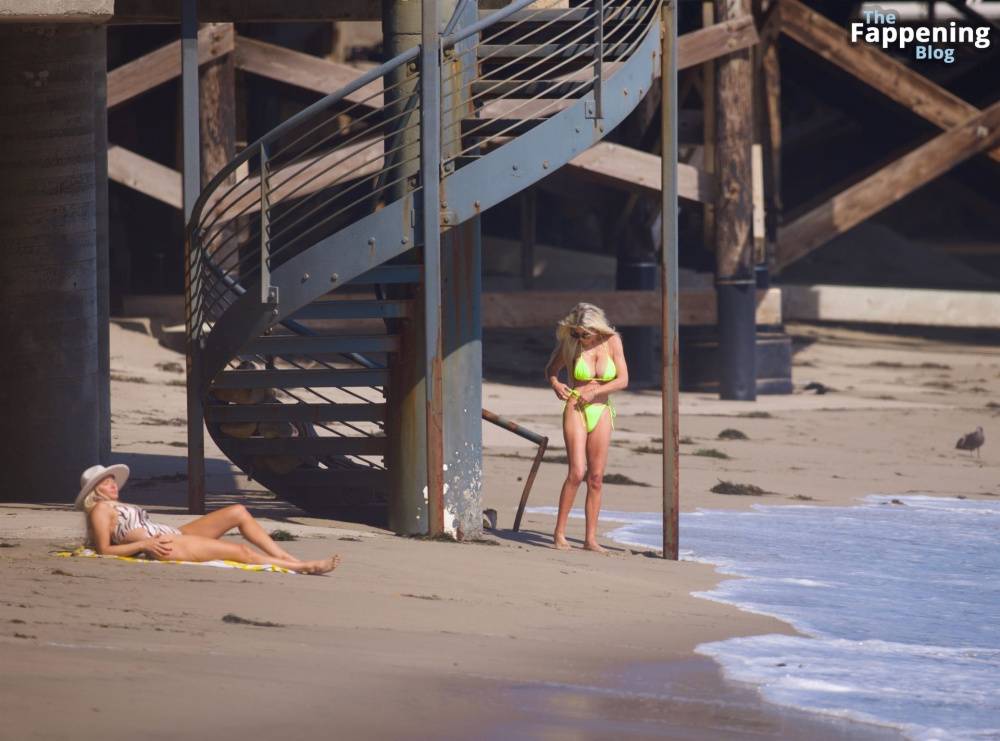 Tori Spelling Looks Smoking Hot in a Bikini as She Hits the Beach in Malibu (24 Photos) - #5