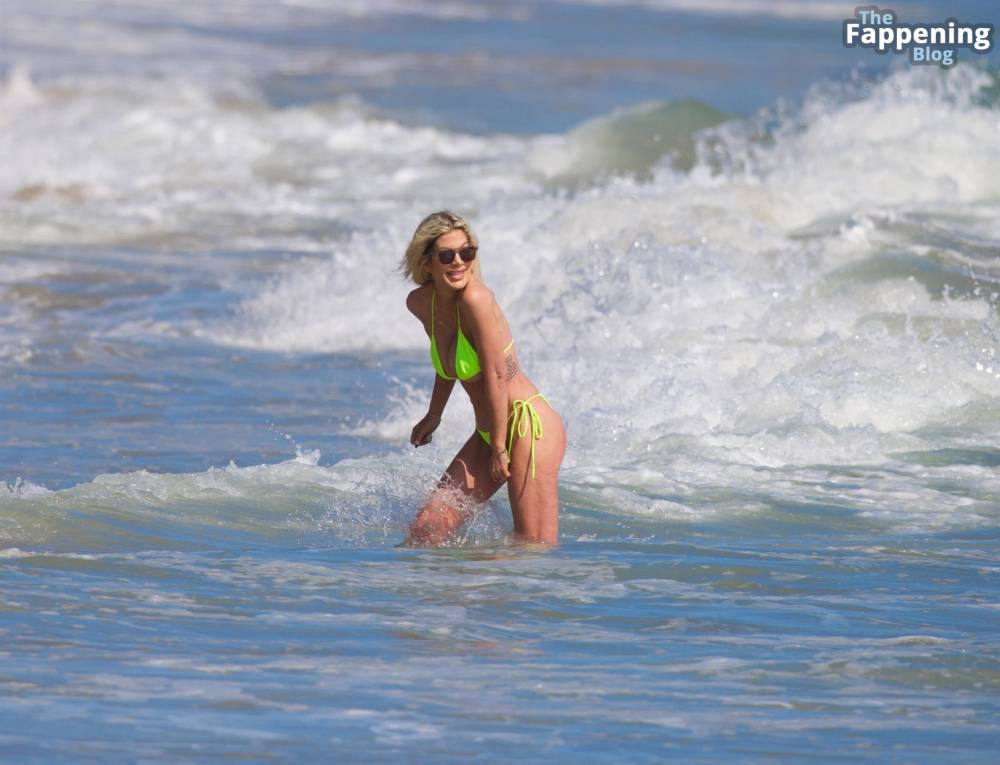 Tori Spelling Looks Smoking Hot in a Bikini as She Hits the Beach in Malibu (24 Photos) - #12