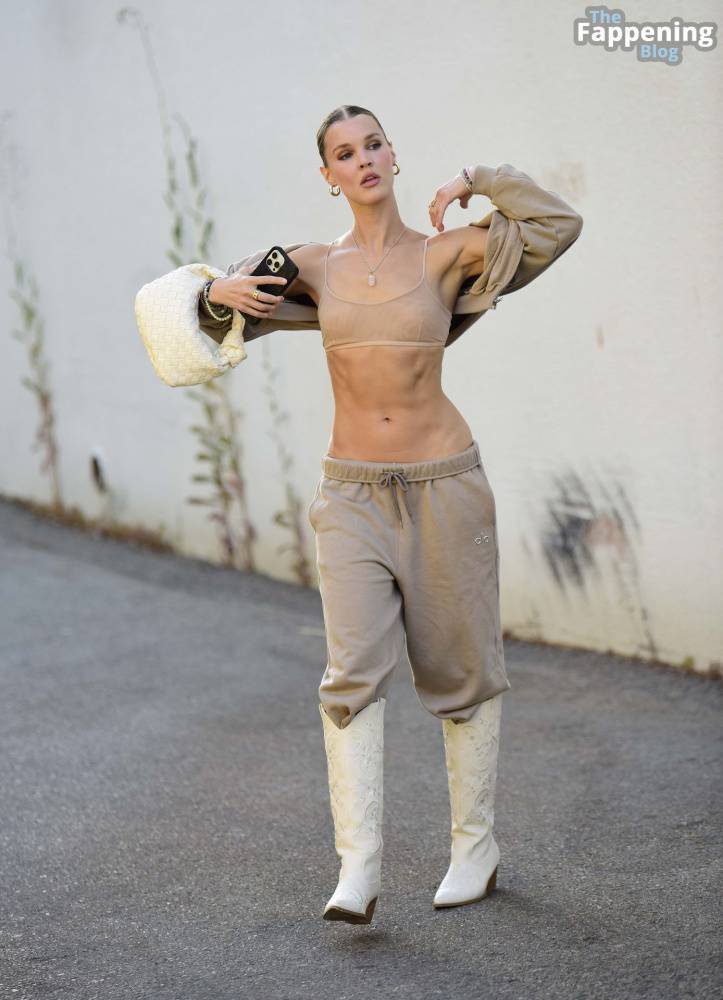 Joy Corrigan Shows Off Her Incredible Abs After a Workout in Beverly Hills (18 Photos) - #10