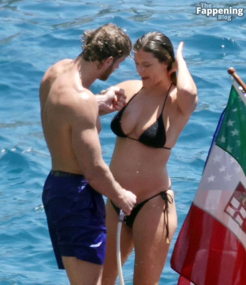 Nina Agdal & Logan Paul Celebrate July the 4th Independence Day in Capri (45 Photos) - #17