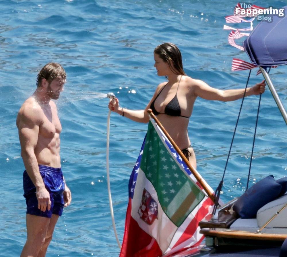 Nina Agdal & Logan Paul Celebrate July the 4th Independence Day in Capri (45 Photos) - #24