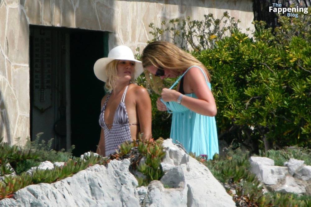 Sienna Miller Swims Almost Nude (125 Photos) | Photo: 771984