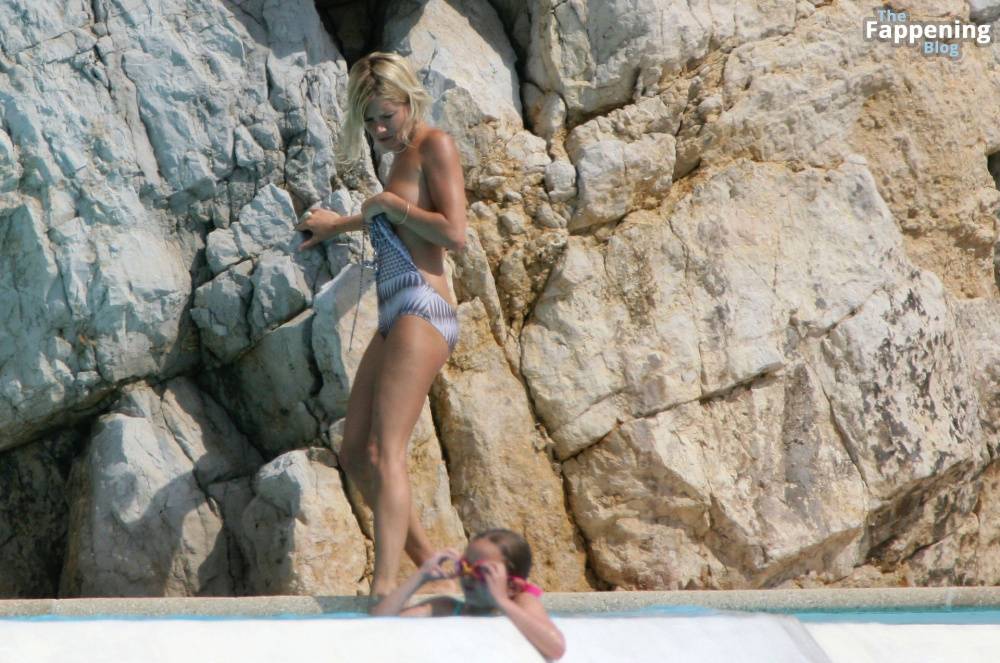 Sienna Miller Swims Almost Nude (125 Photos) | Photo: 771978