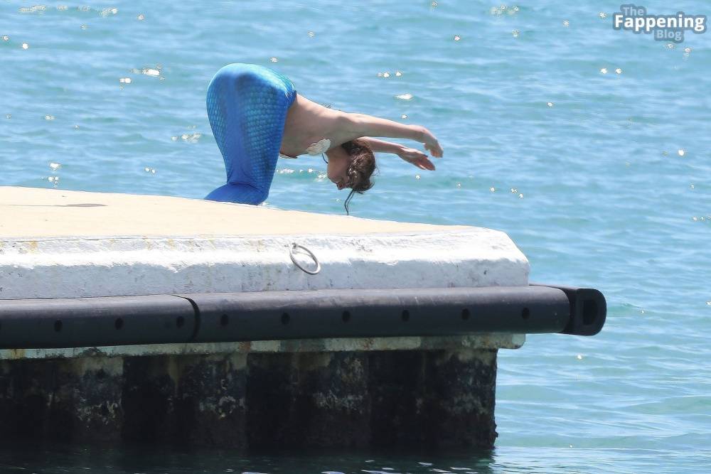 Doria Tillier Displays Her Nude Tuts as a Mermaid For a Shoot (28 Photos) | Photo: 772022