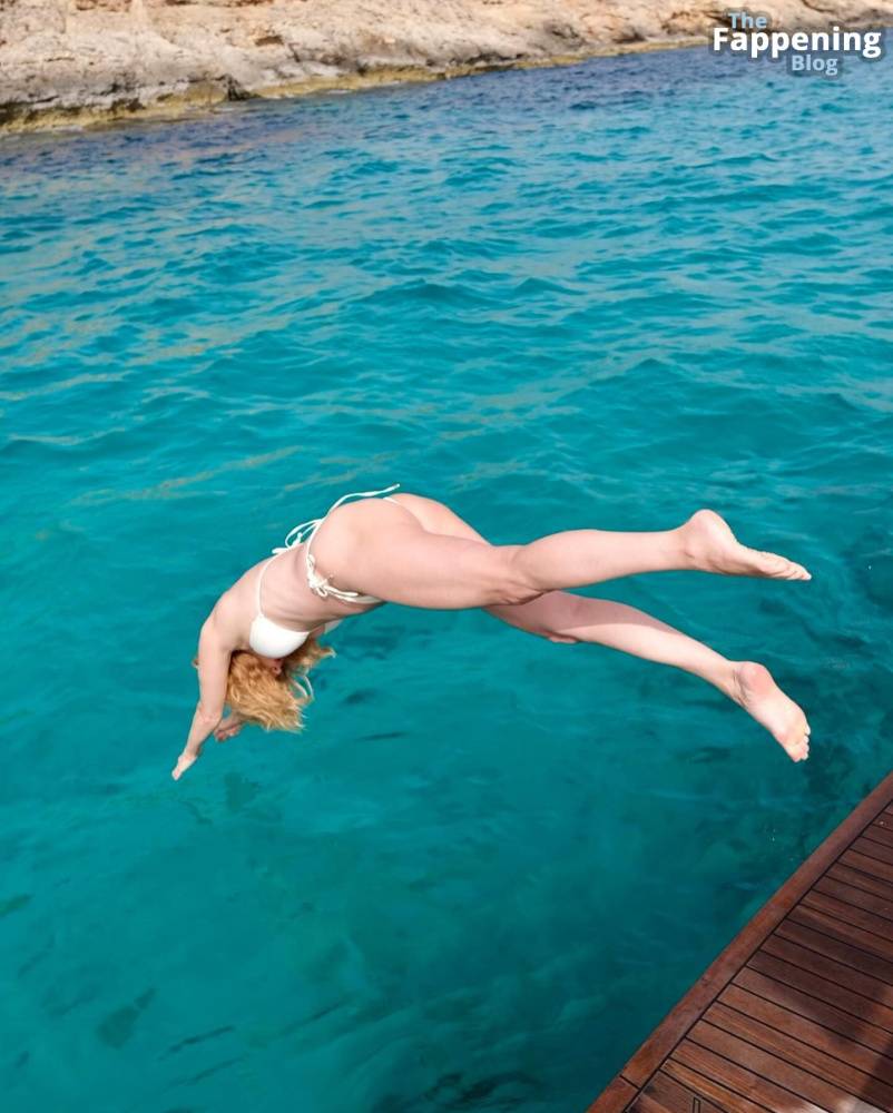 Heather Graham Sexy (6 Photos) - #4