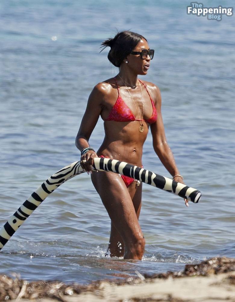 Naomi Campbell, Michelle Rodriguez & Eisa Gonzalez are Seen Having a Fun in the Sun (56 Photos) - #2