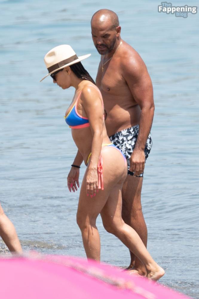 Eva Longoria Displays Her Sexy Assets in a Bikini on the Beach in Spain (59 Photos) - #5