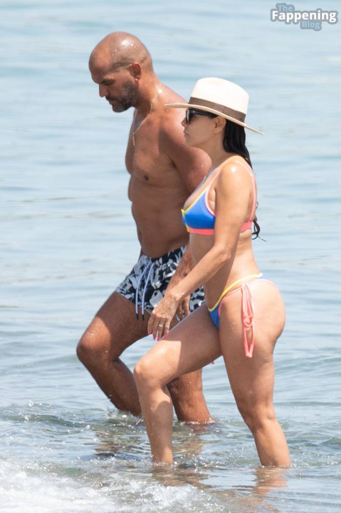 Eva Longoria Displays Her Sexy Assets in a Bikini on the Beach in Spain (59 Photos) - #30