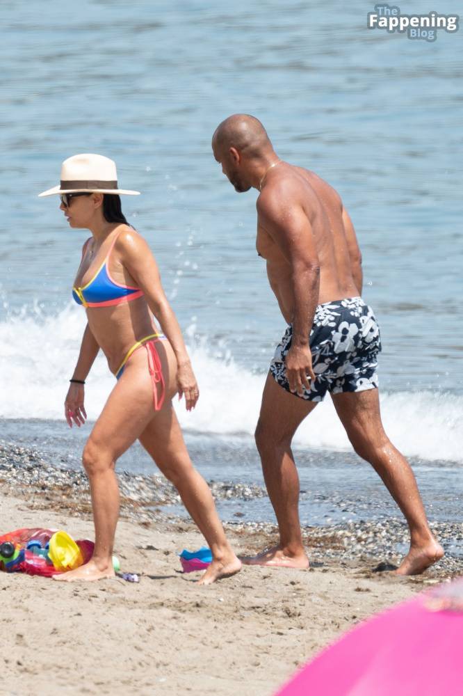 Eva Longoria Displays Her Sexy Assets in a Bikini on the Beach in Spain (59 Photos) - #4