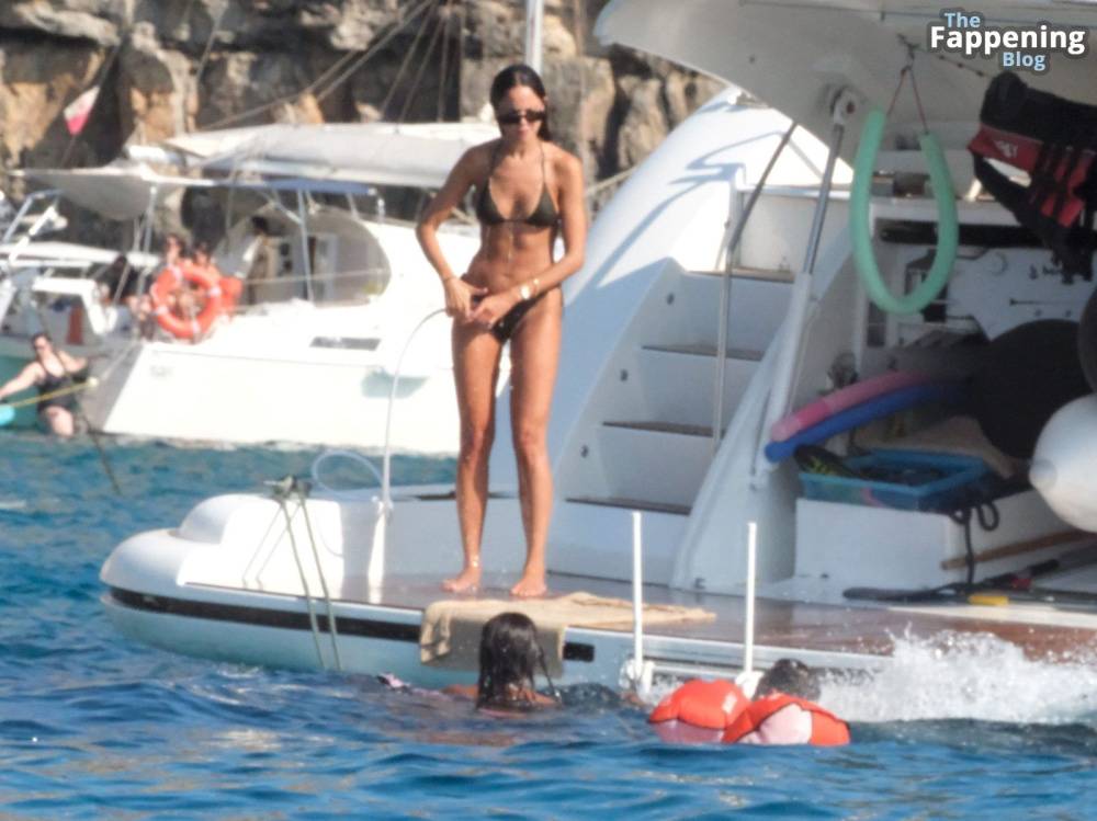 Eiza González Shows Off Her Sexy Bikini Body on a Luxurious Yacht in Ibiza (24 Photos) - #8