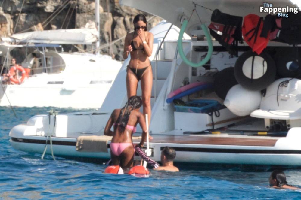 Eiza González Shows Off Her Sexy Bikini Body on a Luxurious Yacht in Ibiza (24 Photos) - #20