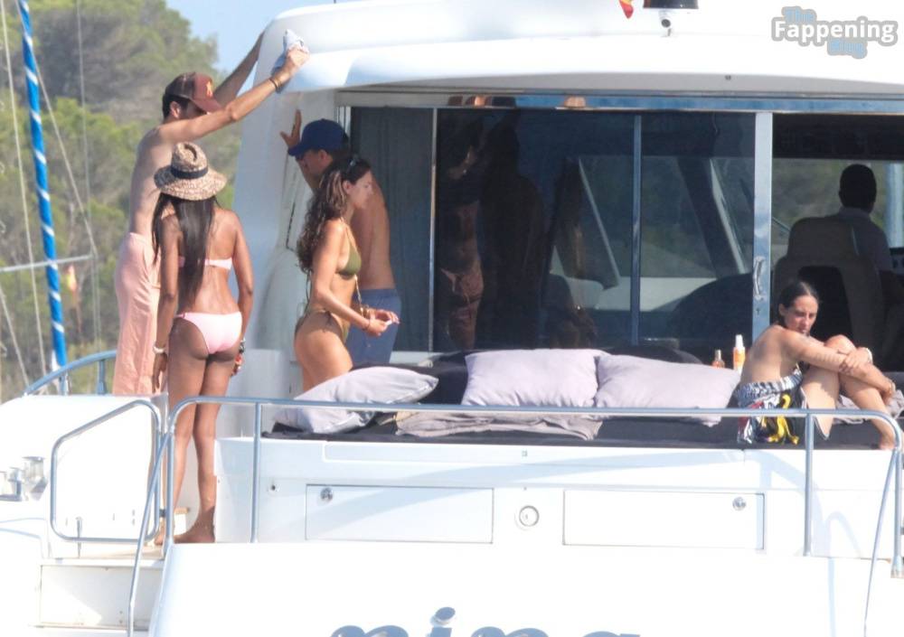 Eiza González Shows Off Her Sexy Bikini Body on a Luxurious Yacht in Ibiza (24 Photos) - #15