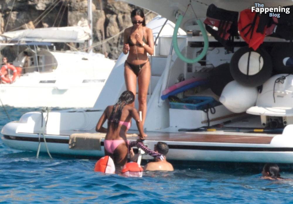 Eiza González Shows Off Her Sexy Bikini Body on a Luxurious Yacht in Ibiza (24 Photos) - #11