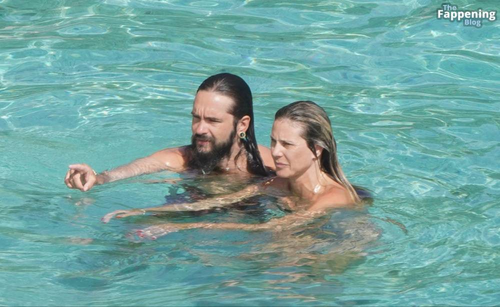 Heidi Klum Enjoys a Blissful Beach Getaway in St. Barts with Her Boyfriend (66 Nude Photos) - #25