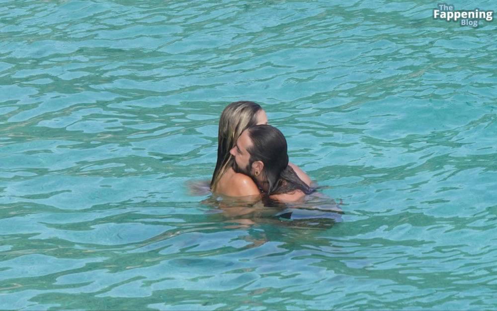 Heidi Klum Enjoys a Blissful Beach Getaway in St. Barts with Her Boyfriend (66 Nude Photos) - #24