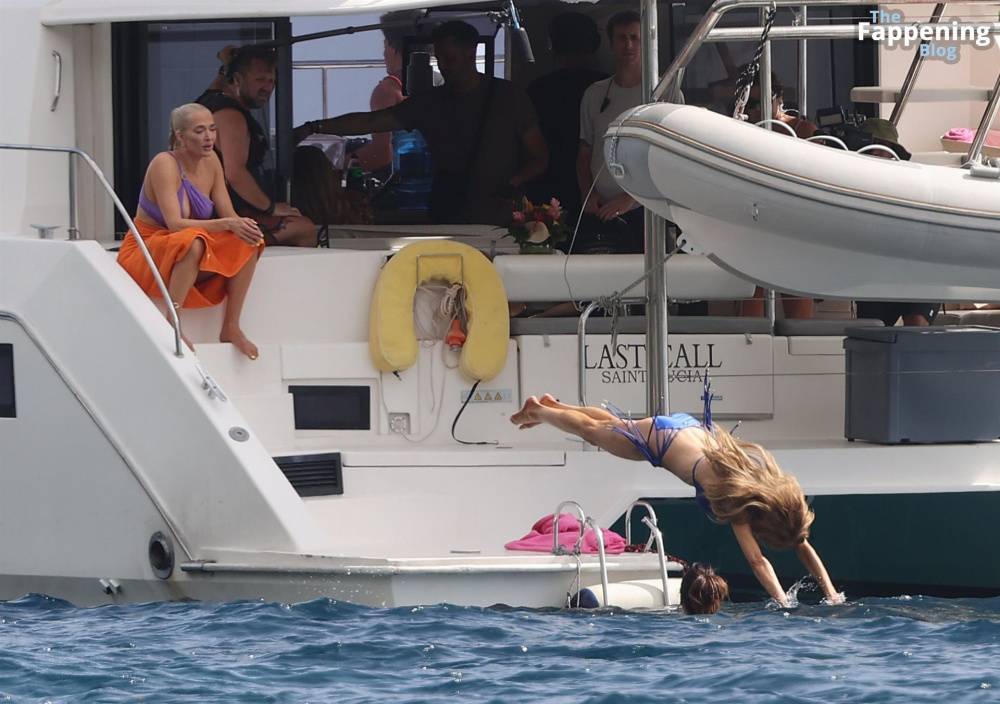 Kyle Richards, Erika Jayne & Dorit Kemsley Enjoy Their Ocean Swim in St Lucia (92 Photos) - #17