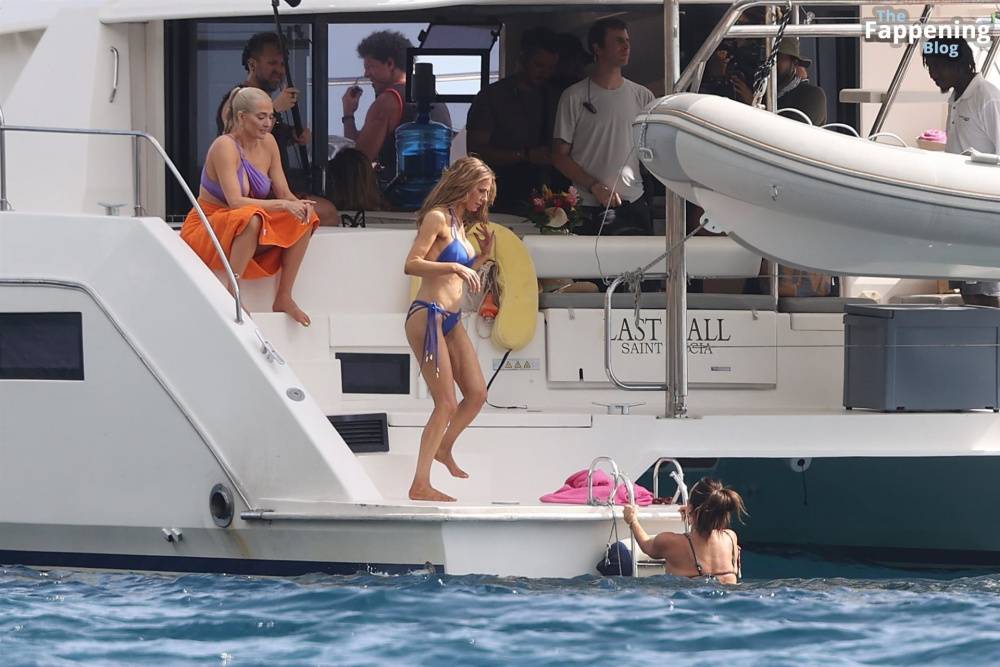 Kyle Richards, Erika Jayne & Dorit Kemsley Enjoy Their Ocean Swim in St Lucia (92 Photos) - #14