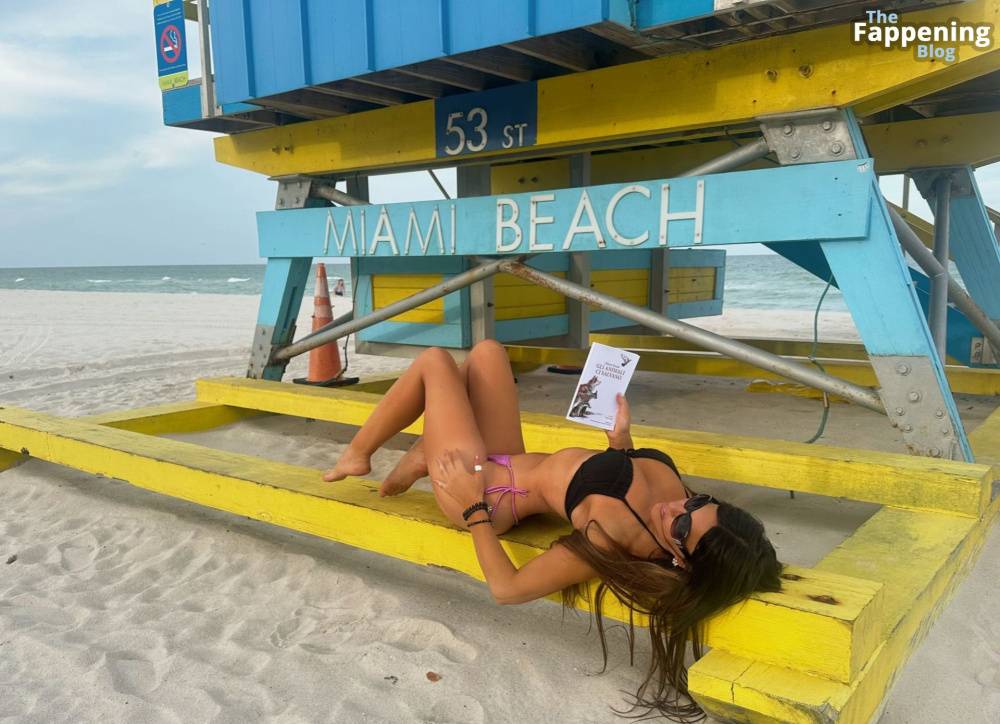 Claudia Romani Turns Heads on South Beach (26 Photos) - #20