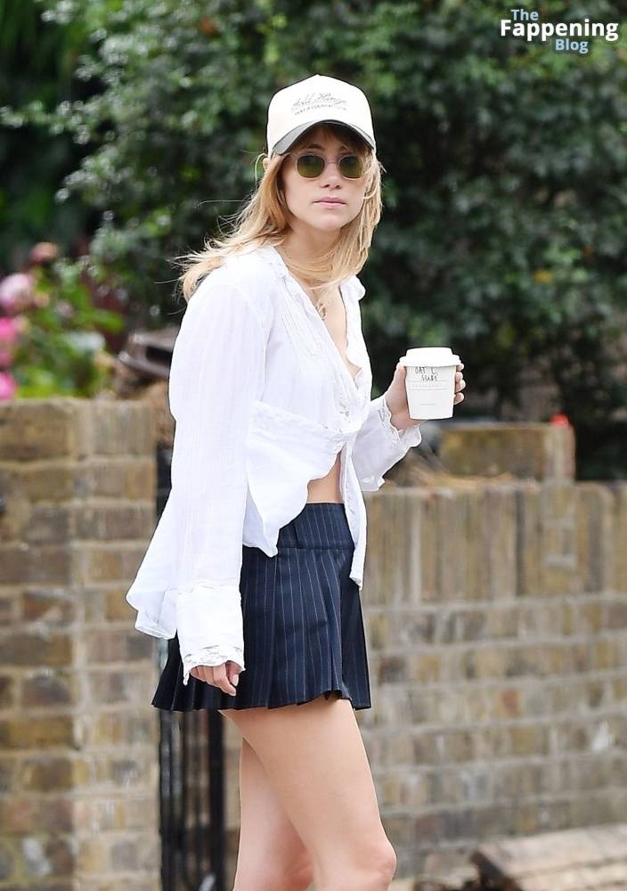 Suki Waterhouse Flashes Her Sexy Butt in London (16 Photos) - #10