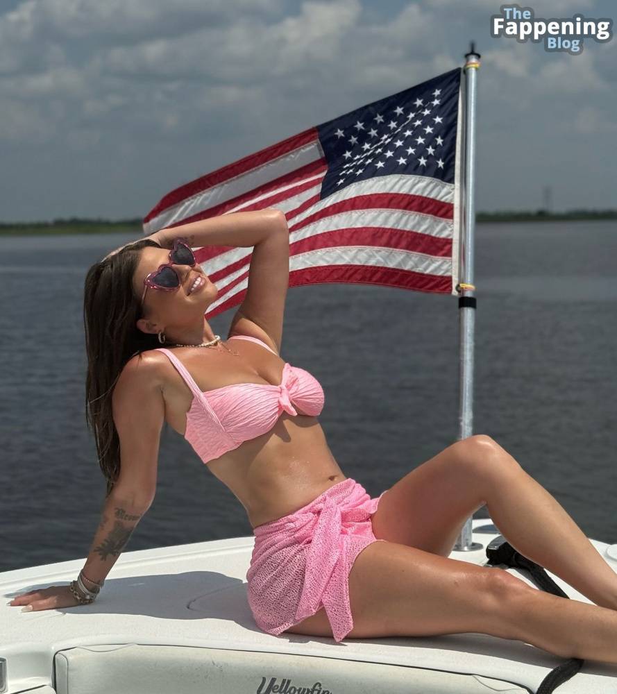 Chanel West Coast Looks Sexy in a Pink Bikini on a Yacht (8 Photos) - #2