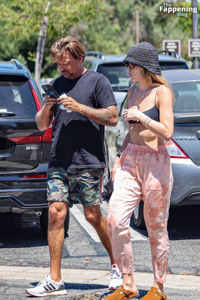 Julia Stambler Steps Out For Smoothies with Sean Stewart in LA (39 Photos) - #2