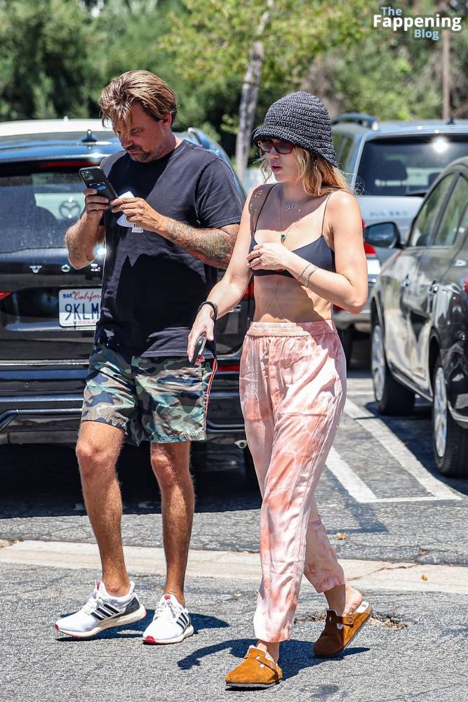 Julia Stambler Steps Out For Smoothies with Sean Stewart in LA (39 Photos) - #25