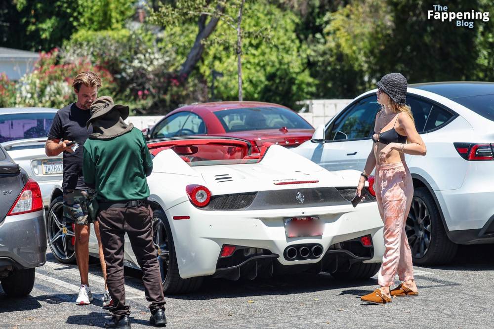 Julia Stambler Steps Out For Smoothies with Sean Stewart in LA (39 Photos) - #11