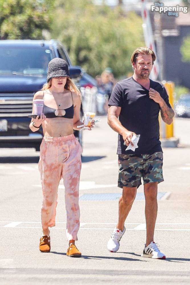 Julia Stambler Steps Out For Smoothies with Sean Stewart in LA (39 Photos) - #8