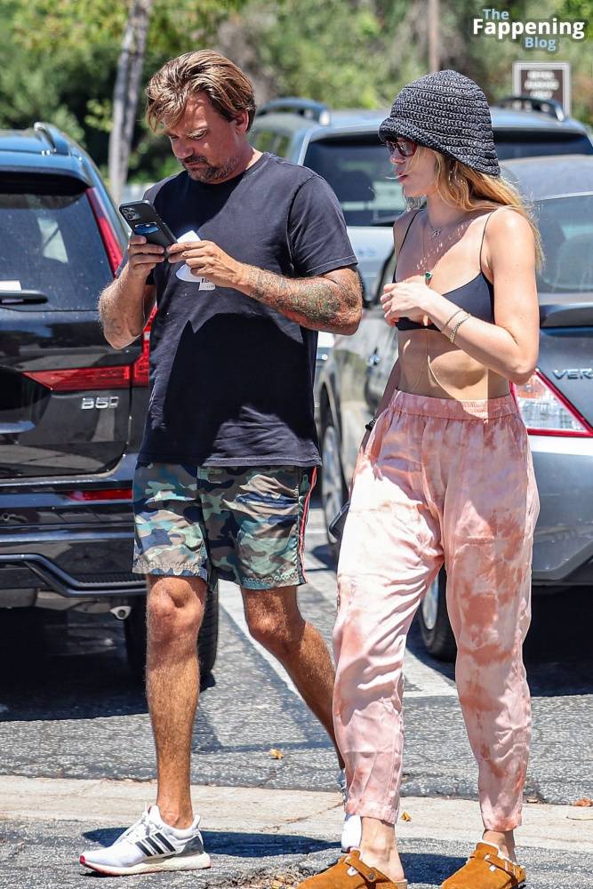 Julia Stambler Steps Out For Smoothies with Sean Stewart in LA (39 Photos) - #22