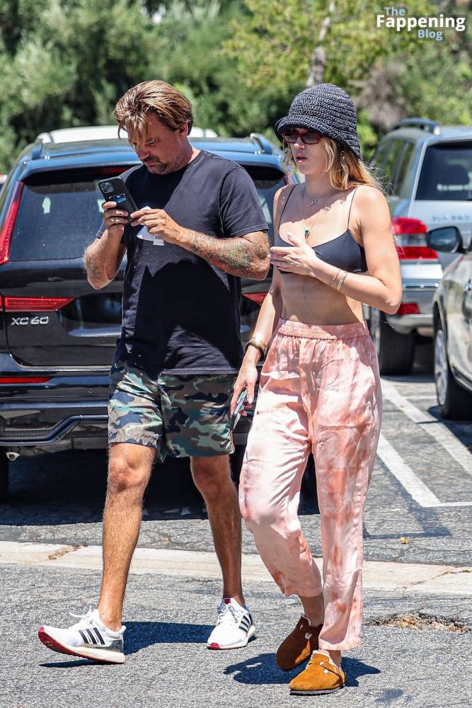 Julia Stambler Steps Out For Smoothies with Sean Stewart in LA (39 Photos) - #7