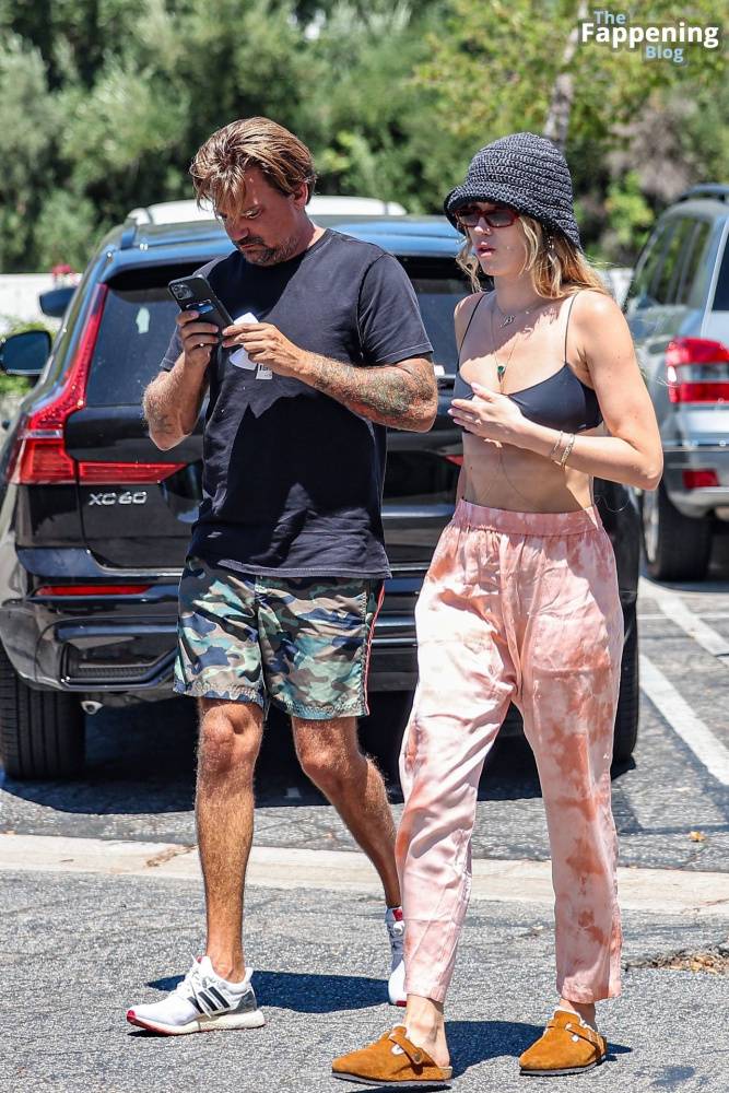 Julia Stambler Steps Out For Smoothies with Sean Stewart in LA (39 Photos) - #27