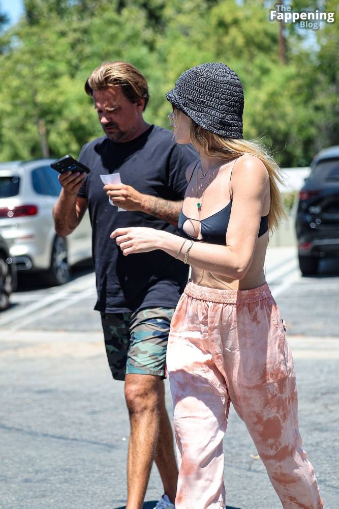 Julia Stambler Steps Out For Smoothies with Sean Stewart in LA (39 Photos) - #6