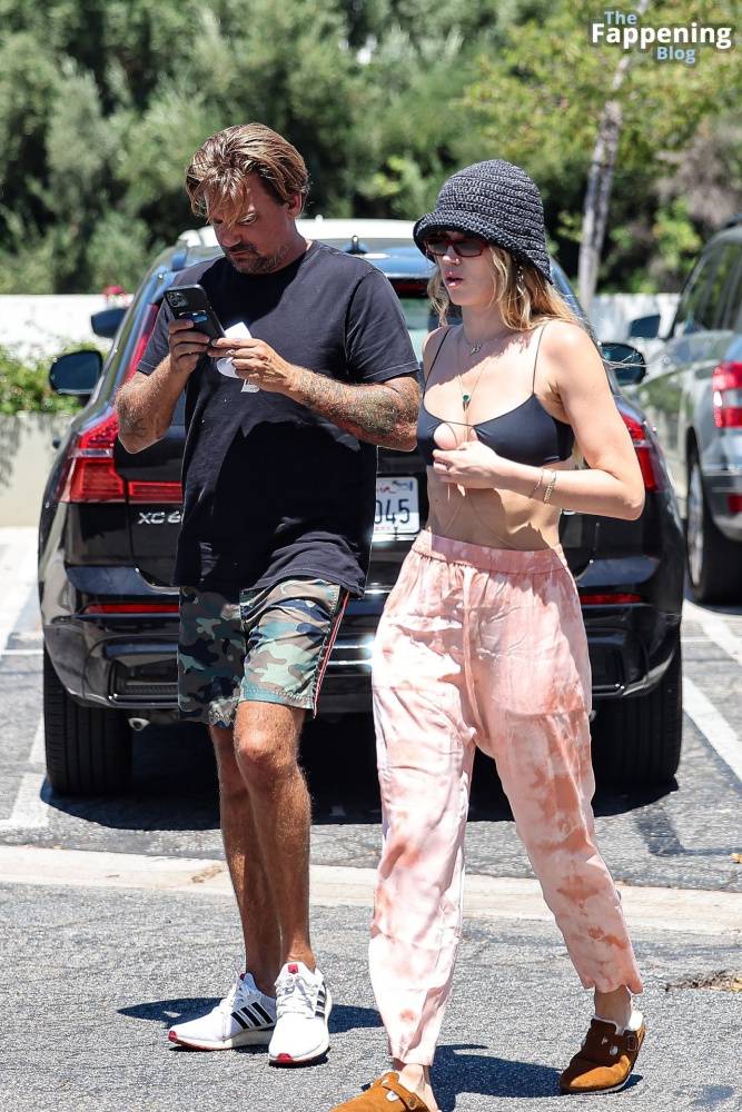 Julia Stambler Steps Out For Smoothies with Sean Stewart in LA (39 Photos) - #28