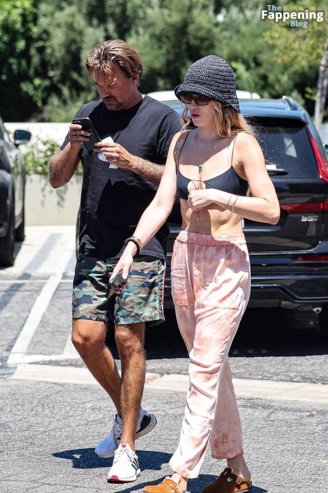 Julia Stambler Steps Out For Smoothies with Sean Stewart in LA (39 Photos) - #29