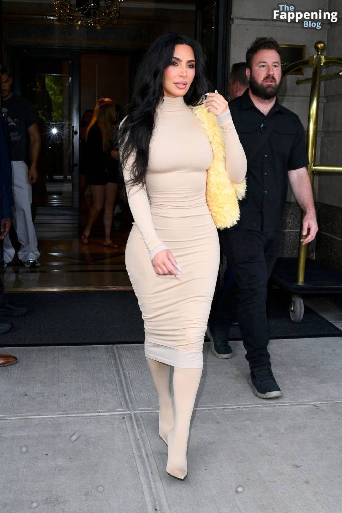 Kim Kardashian Displays Her Sexy Figure in New York City (14 Photos) - #3