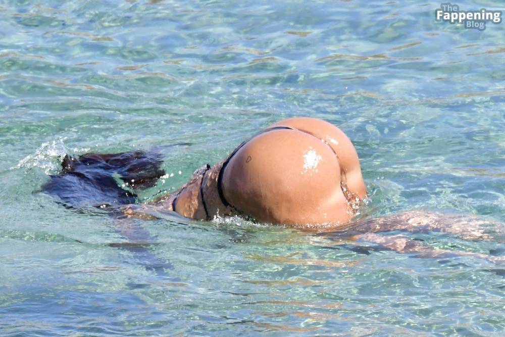 Anitta Enjoys the Hot Summer Sun as She Raised a Few Temperatures Out in Mykonos Island (69 Photos) - #11