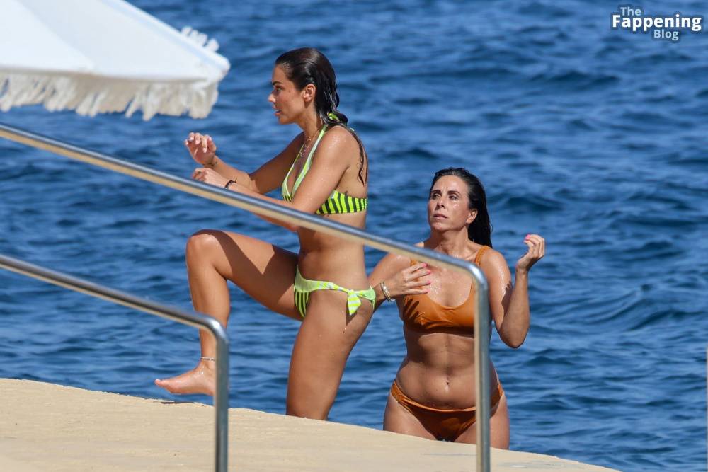 Lara Alvarez Shows Off Her Sexy Bikini Body in Palma de Mallorca (15 Photos) - #14