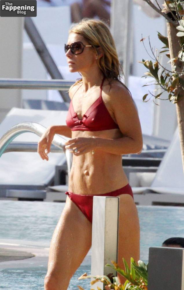 Kelly Ripa Sexy (49 Photos) - #16