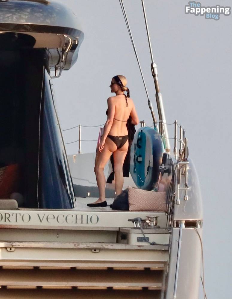 Paris Hilton Enjoys a Summer Break on a Luxury Yacht in Saint Tropez (53 Photos) - #21