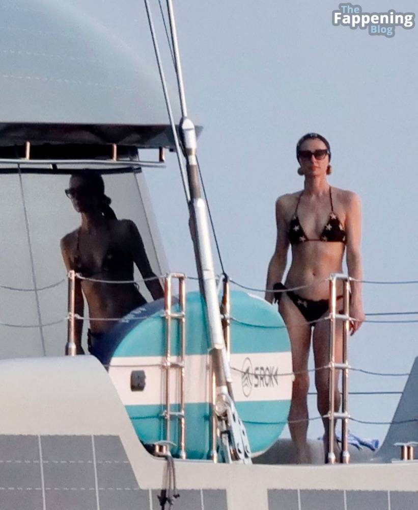 Paris Hilton Enjoys a Summer Break on a Luxury Yacht in Saint Tropez (53 Photos) - #3