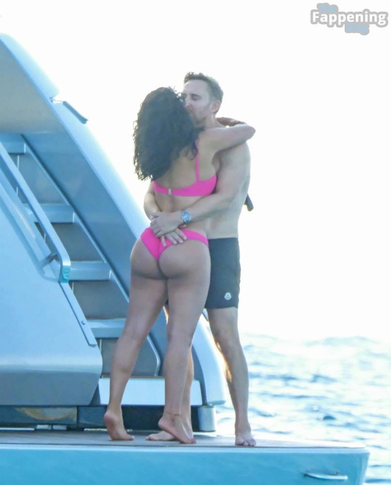 Jessica Ledon & David Guetta Get Up Close and Personal on a Yacht in Ibiza (45 Photos) - #27