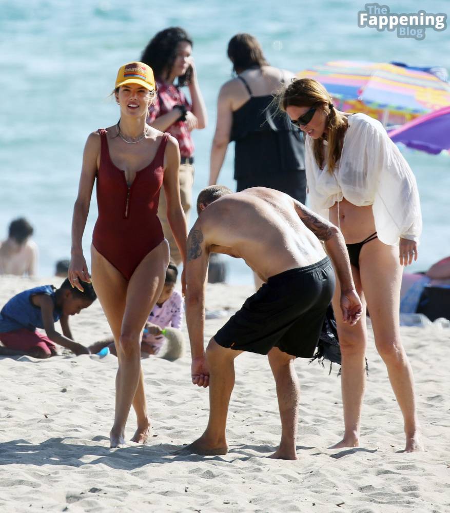 Alessandra Ambrosio Hits the Beach to Play Volleyball in LA (57 Photos) - #13