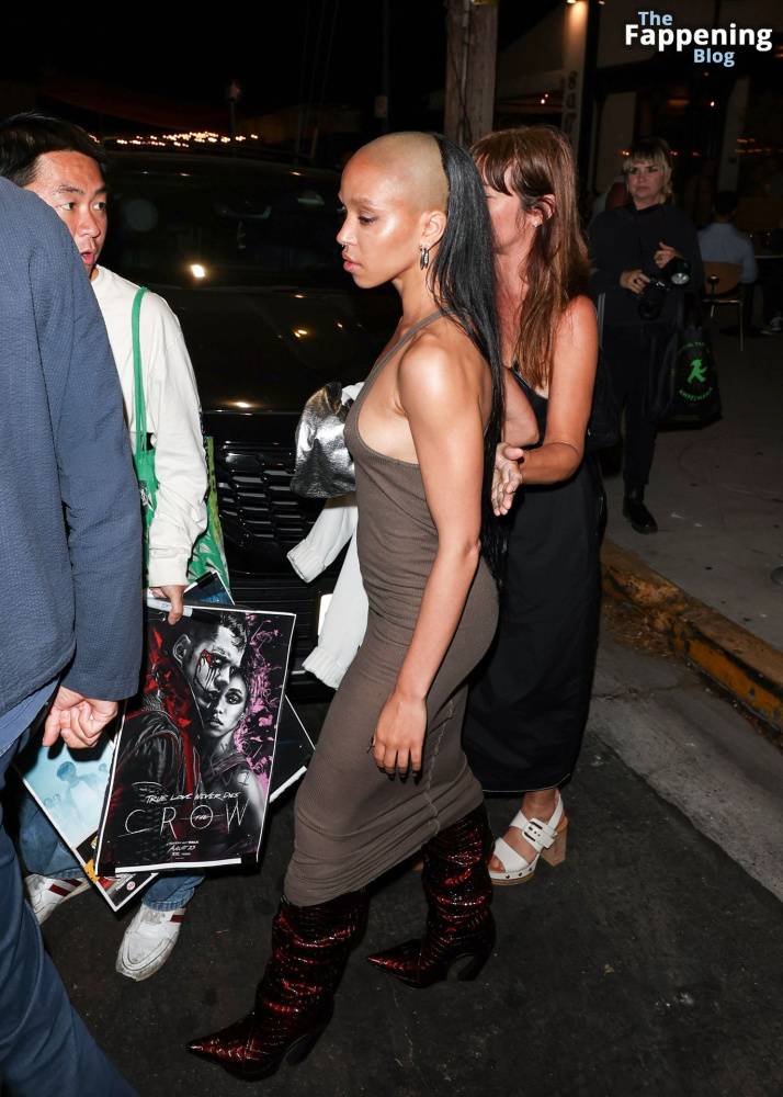 FKA Twigs Flashes Her Nude Tits as She Leaves Dinner in LA (20 Photos) - #15