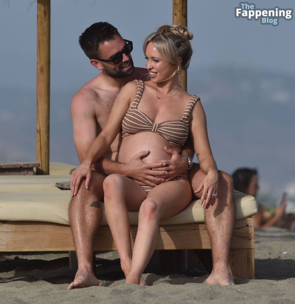 Jorgie Porter & Ollie Piotrowski Look Loved Up on the Beach in Spain (48 Photos) - #29