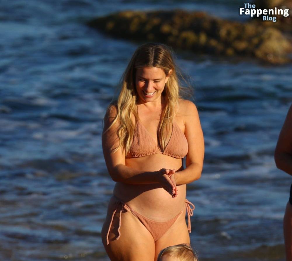 Renee Bargh Shows Off Her Growing Baby Bump in a Bikini (36 Photos) - #22