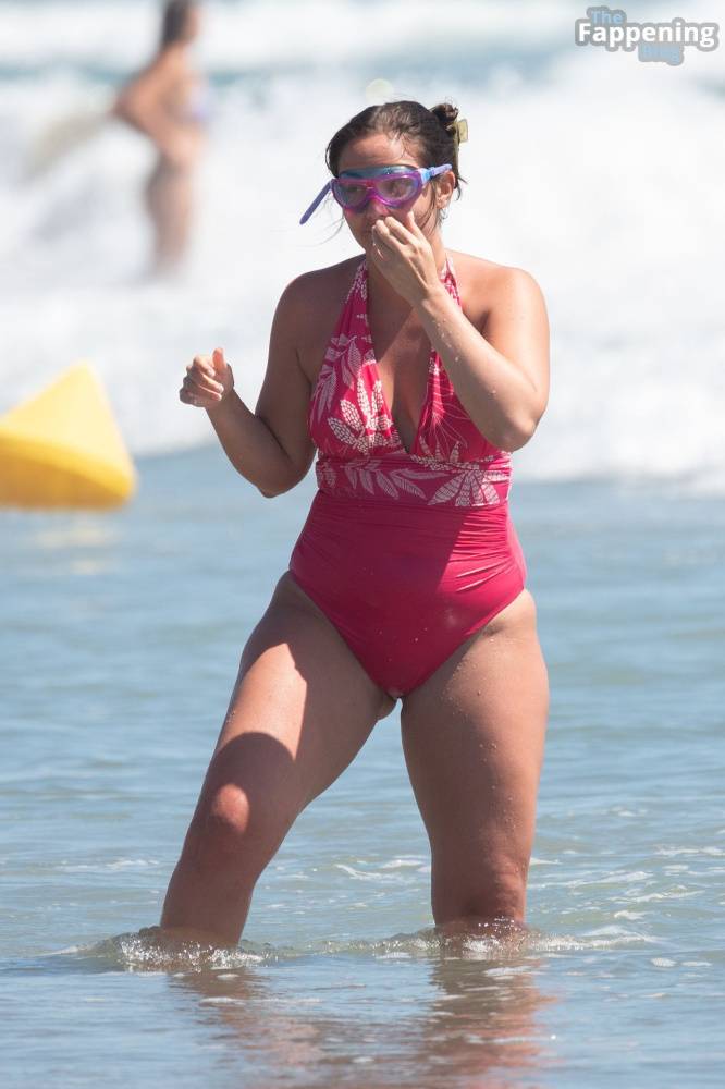 Jacqueline Jossa Has Fun in the Sun on the Beach in Spain (92 Photos) - #16