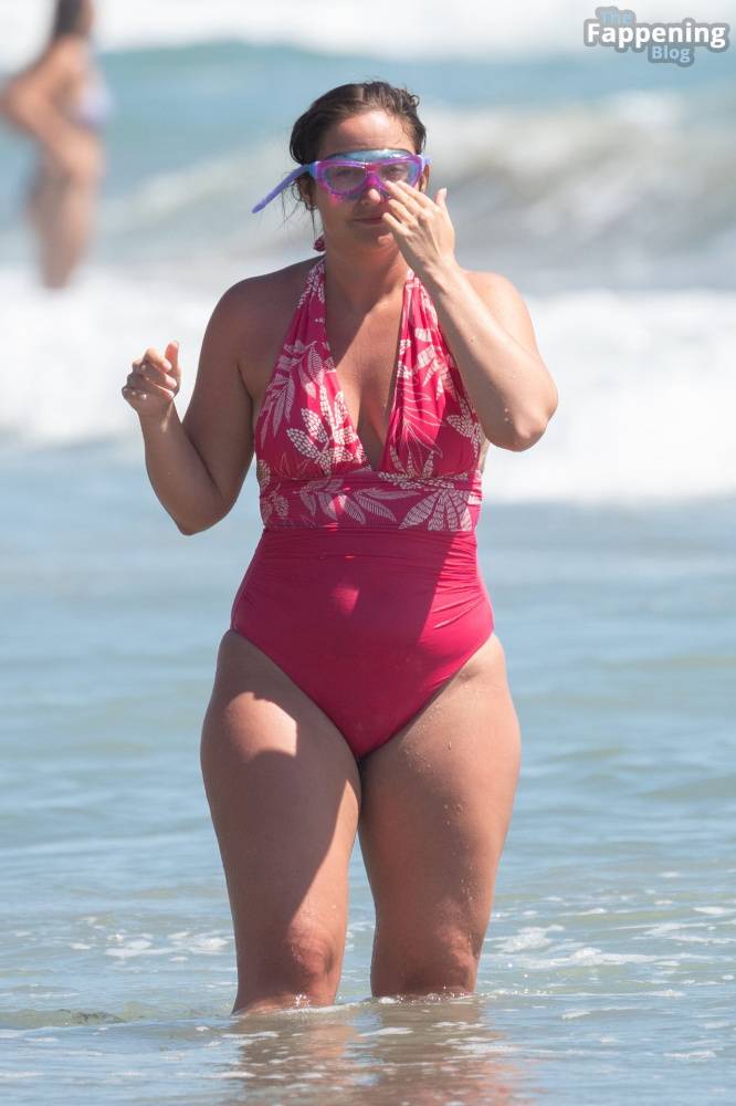 Jacqueline Jossa Has Fun in the Sun on the Beach in Spain (92 Photos) - #12