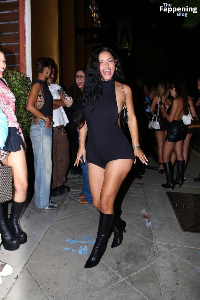 Leah Kateb Shows Off Her Sideboob in WeHo (23 Photos) - #1